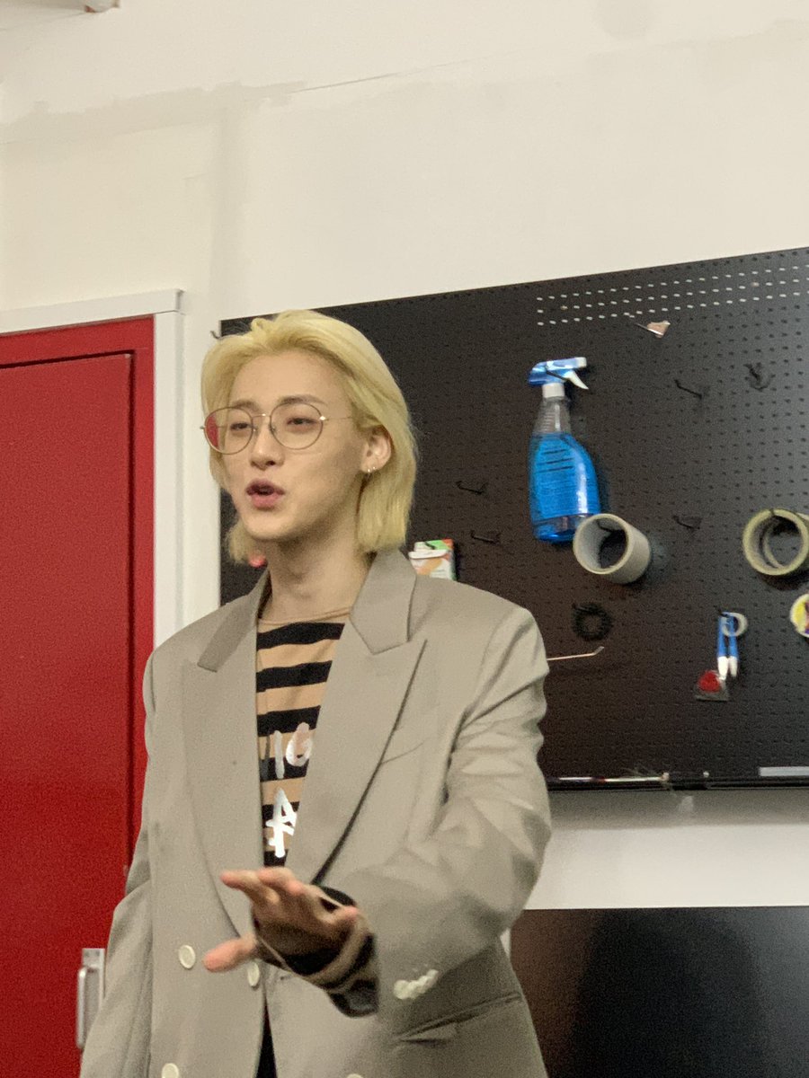 YonghaBrasil's tweet photo. [FOTO] 11.01.25

Atualização no Twitter dos membros do WEi.

"Feliz aniversário Yongha, já estamos com nossos vinte e muitos anos, vamos trabalhar duro e nos divertir no sete, oito e nove também" https://t.co/jZpVW4MJ50