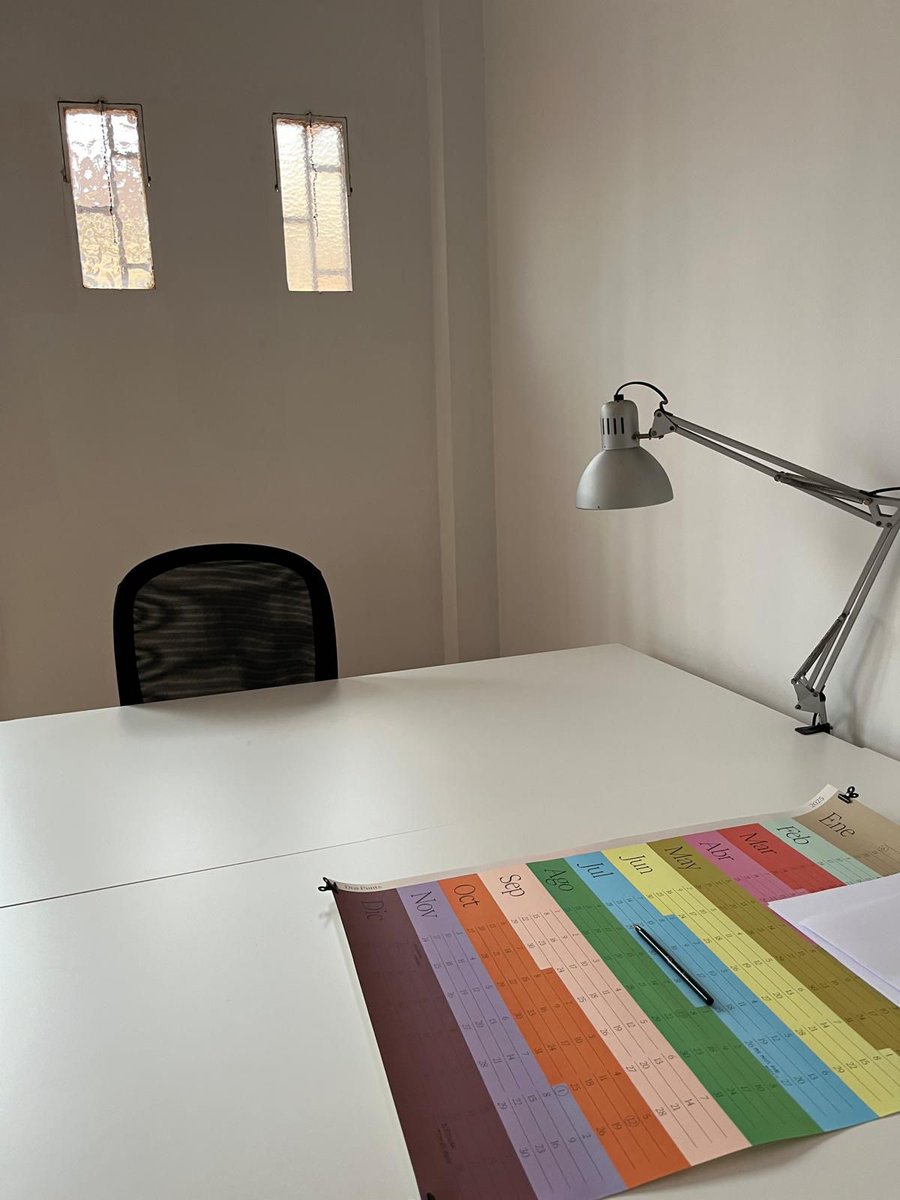 Busquem companyes d'oficina! Estem creixent, i ens hem mudat a un nou local al barri de Gràcia. Lluminós, diàfan, i amb espai per a acollir altres professionals que vulguin compartir estudi amb nosaltres. Més info, per DM o a hola@fractal.cat 📩