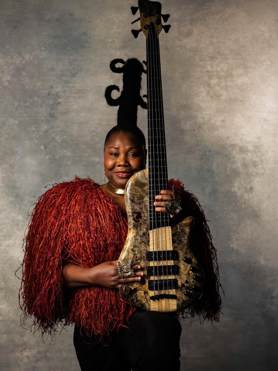 imane_ayissi's tweet photo. Musician @manougalloofficial strikes the pose with her instrument in a #raffia cape by Imane Ayissi Couture

https://t.co/GHv3QX59MV

Photo by @njaheut 
DA and styling by @fleurdedios 
Make-up by @kristelxandre 

#imaneayissi #naturaltextiles #sustainablebrand  #africa #Cameroon https://t.co/B95JfjUsEO