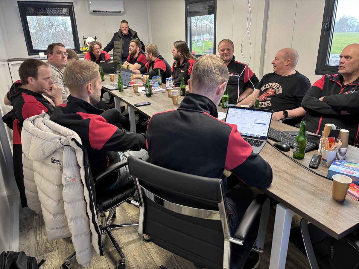 De kaartferkeap fan ⁦<a href="/Oerrock/">Oerrock</a>⁩ is súksesfol úteinset. Yn 10 minuten tiid binne al mear as 1.000 passepartouts ferkocht. Dat is gâns mear as ferline jier, doe’t it systeemmde grutte belangstelling net oan koe. De ferwachtibg is dat it #festival foar 13.00 oere útferkeapet.