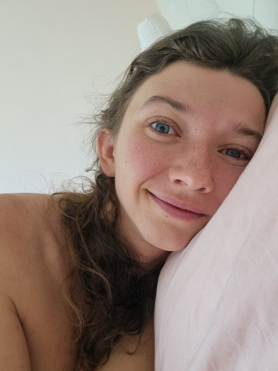 Real_Ninja_Girl's tweet photo. Gm ! (Ehm, just a morning selfie without make up 😅) https://t.co/WHZz8SvuhC