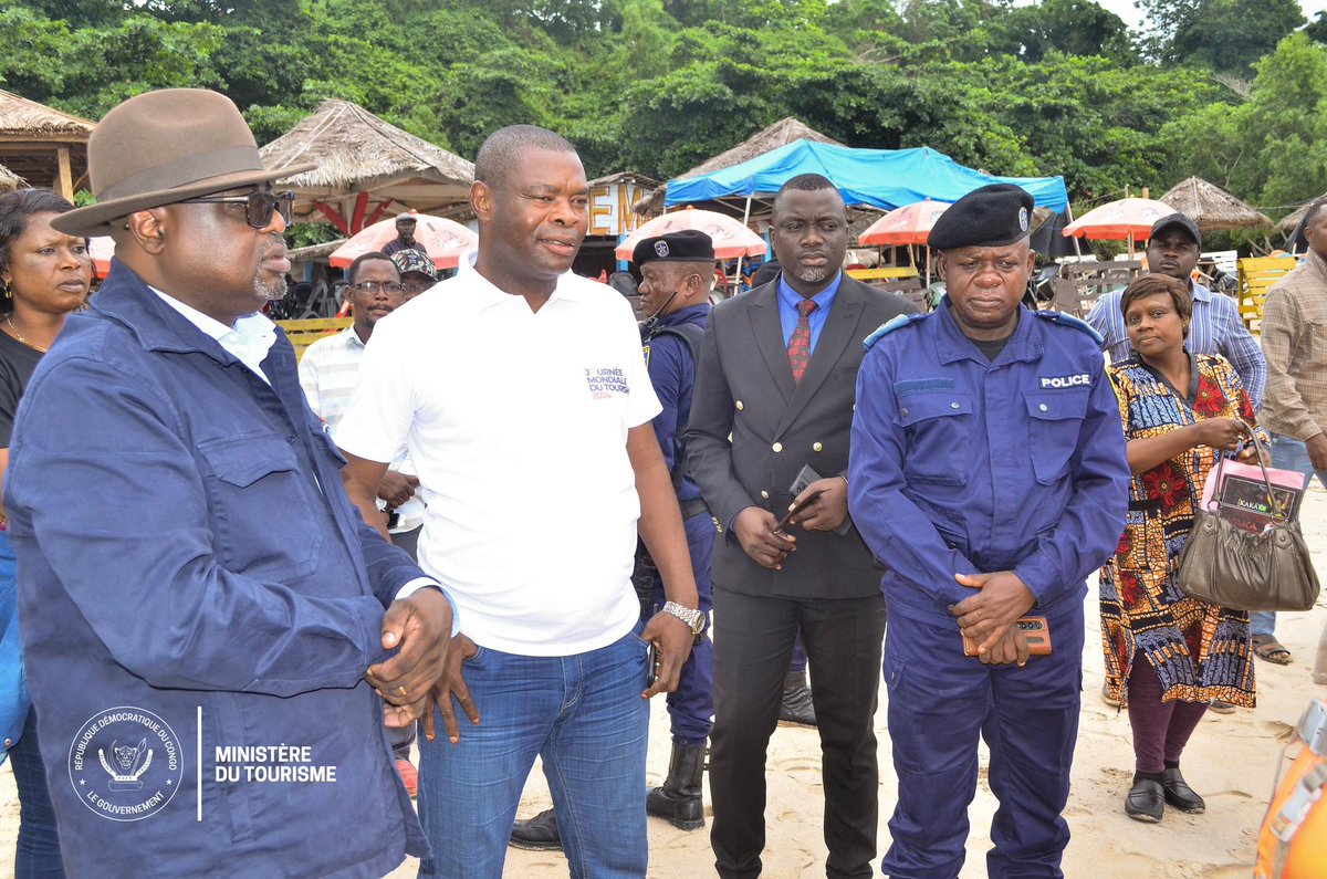 TourismeRDCongo's tweet image. #RDC #Moanda : 𝐒.𝐄.𝐌 𝐃𝐢𝐝𝐢𝐞𝐫 𝐌’𝐏𝐀𝐌𝐁𝐈𝐀 𝐌𝐔𝐒𝐀𝐍𝐆𝐀 𝐝𝐨𝐧𝐧𝐞 𝐥’𝐢𝐦𝐩𝐮𝐥𝐬𝐢𝐨𝐧 𝐩𝐨𝐮𝐫 𝐮𝐧 𝐭𝐨𝐮𝐫𝐢𝐬𝐦𝐞 𝐝𝐮𝐫𝐚𝐛𝐥𝐞

En homme de terrain, le Ministre National du Tourisme, s’est rendu à #Moanda, le jeudi 9 janvier 2025, pour évaluer l’état des
