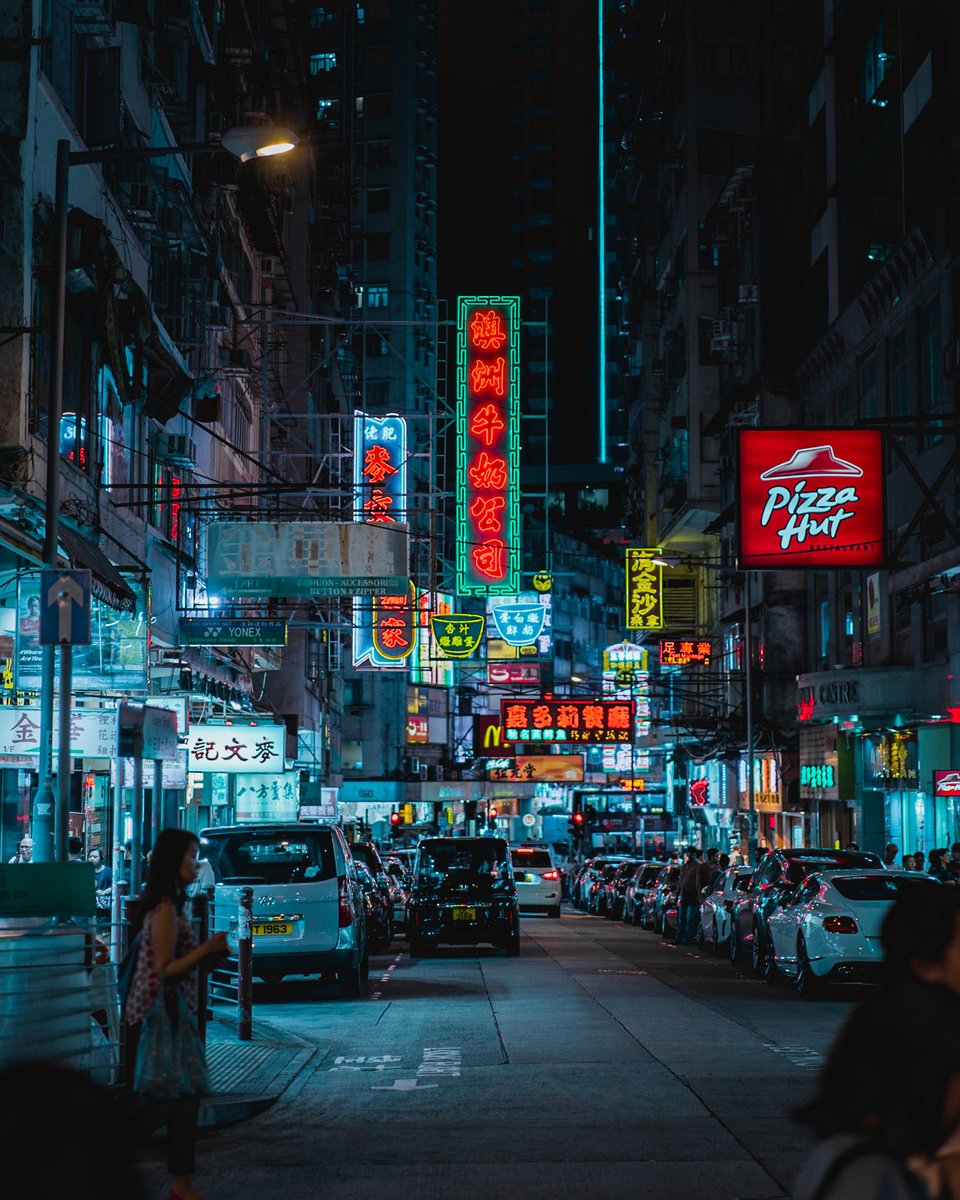 teemusphoto's tweet photo. neon city https://t.co/kX9xztEDb8