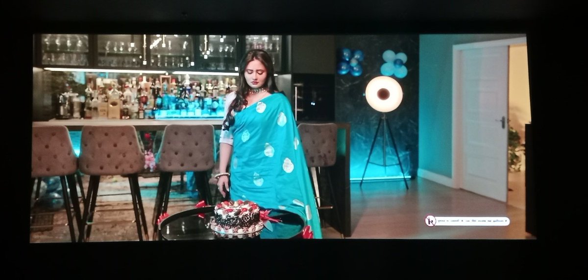 _nucleophilic_'s tweet photo. the scene that shattered my soul into pieces and filled my eyes with tears 💔
"when a person is born, it is not only their birth but also their mother's." - akasa mehta 
#rashamidesai 
🎬 : Mom Tane Nahi Samjay (2025) https://t.co/jwRBHZSxJP