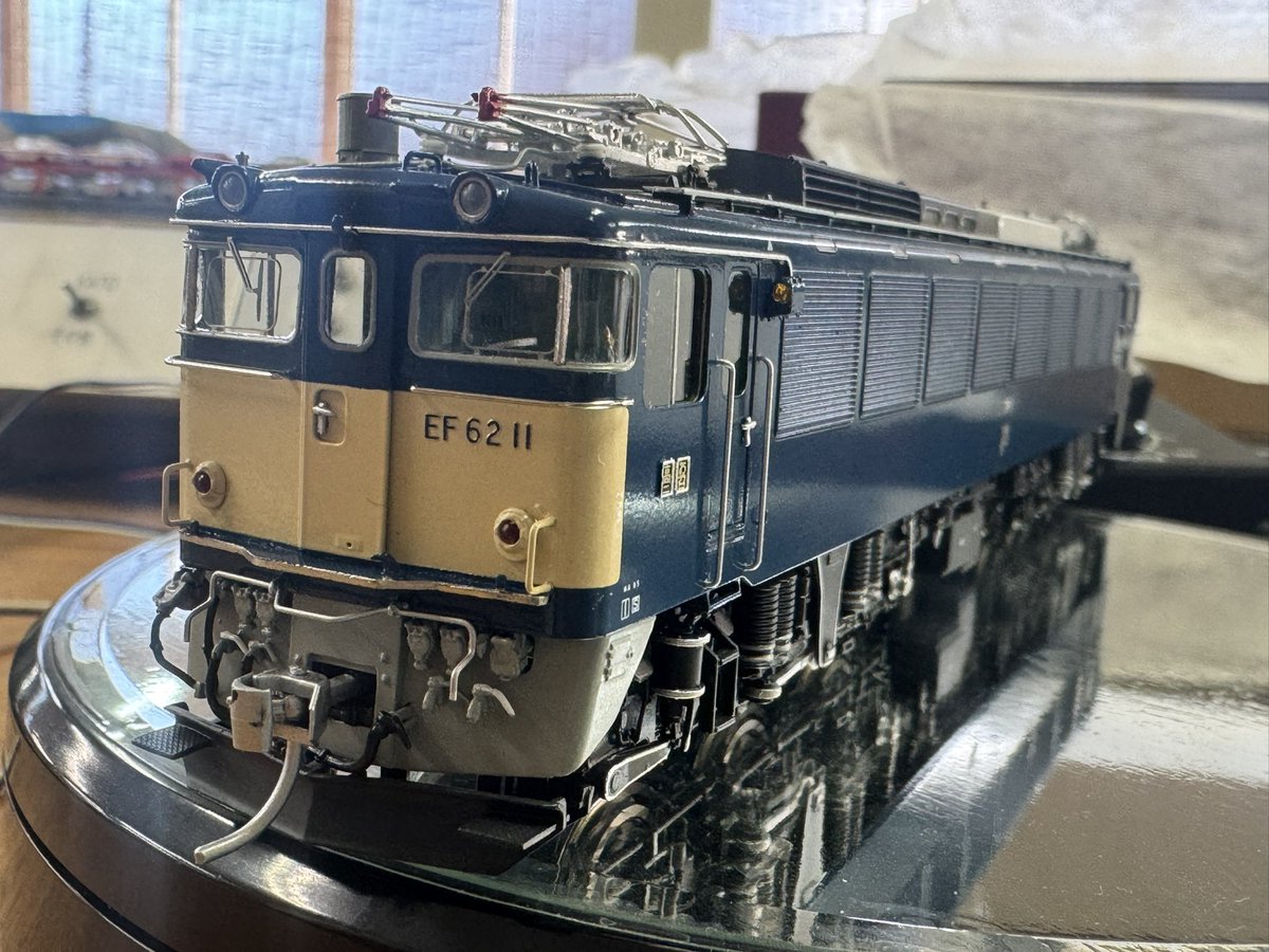 お客様にお願いして画像を撮らせて頂きました。ムサシノさんのEF62 11