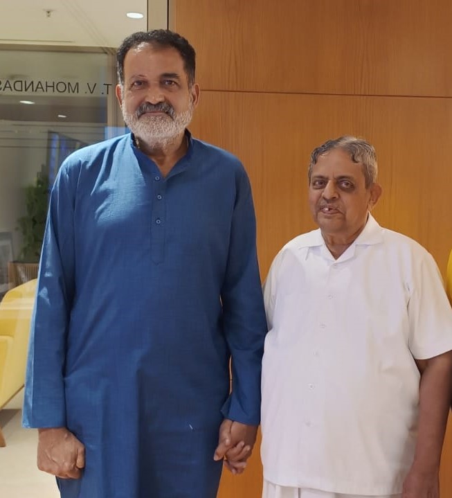 Honored to have Union Law Minister Shri Arjun Ram Meghwal ji with us for 22nd #Convocation of SVYASA University, where 432 students will get their degrees. Shri <a href="/TVMohandasPai/">Mohandas Pai</a> will deliver the Convocation address.
At 10 a.m., 12 January 2025 at Samskrti Bhavan, Prashanti Kutiram