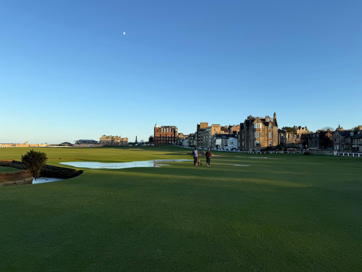 ross11ross's tweet photo. Old Course #StAndrews ๐๏ธโโ๏ธ #wolfiegolf #golftwitter #photo #photography https://t.co/jlzJPGDJfT