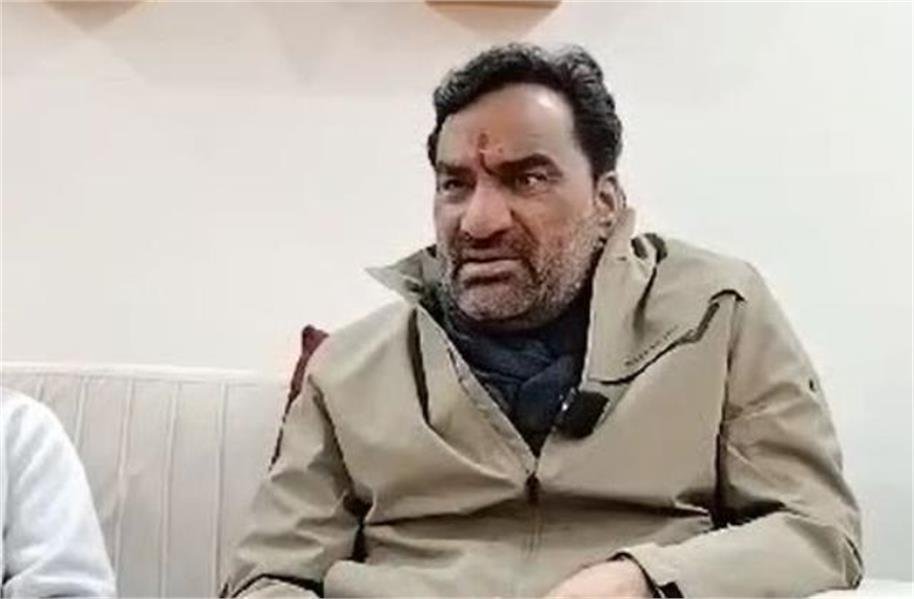 HaryanaKesari's tweet image. 'जाट रेजीमेंट को खत्म करना चाहते हैं मोदी', भिवानी पहुंचकर केंद्र पर बरसे हनुमान बेनीवाल
#Modi #Jatregiment #HanumanBeniwal #CenterGovernmrnt