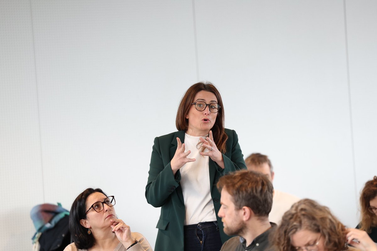 Retour en images sur les Journées parlementaires écologistes à Rennes ! 👀

Deux jours de travail, échanges, ateliers et visites avec l’ensemble des député-es et sénatrices/sénateurs écologistes !

Avec une intervention de Vincent Tiberj, chercheur, au sujet de la montée de