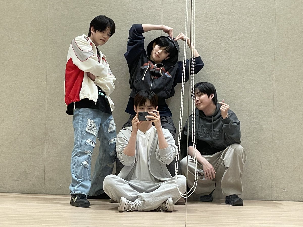 VERIVERY tweet media