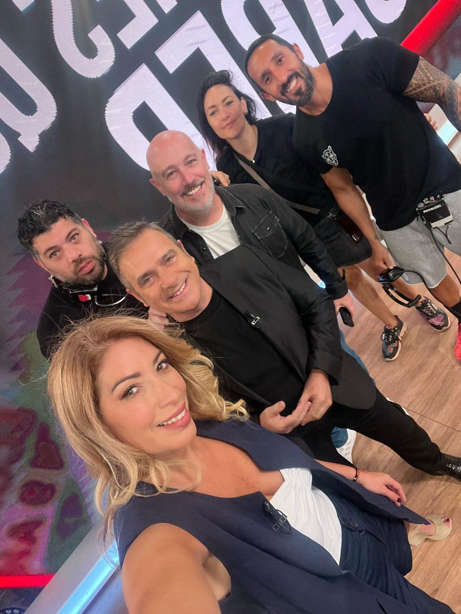 Feliz Sabado! Los leemos 
<a href="/edubattaglia/">Eduardo J. Battaglia</a> <a href="/mechi_mora/">Mercedes Mora</a>