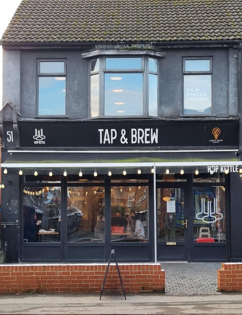 It's frosty out there! We've got you covered with delicious coffee beans from Peru (on filter and espresso) and Brazil (on filter), roasted in-house, and extra seating upstairs so you can all stay inside for a bit, and warm up.