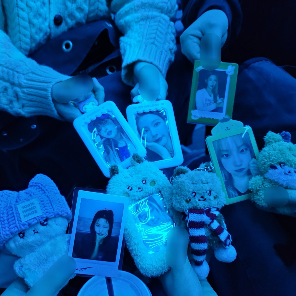 with_lion_'s tweet photo. 싱어롱 4DX 보고왓어여
다같이 응원법하니까 진짜 콘서트장에 있는 기분임
오늘 안 가본 네버들 내일 꼬옥 가보기...😍 https://t.co/hCnBhAx7vg