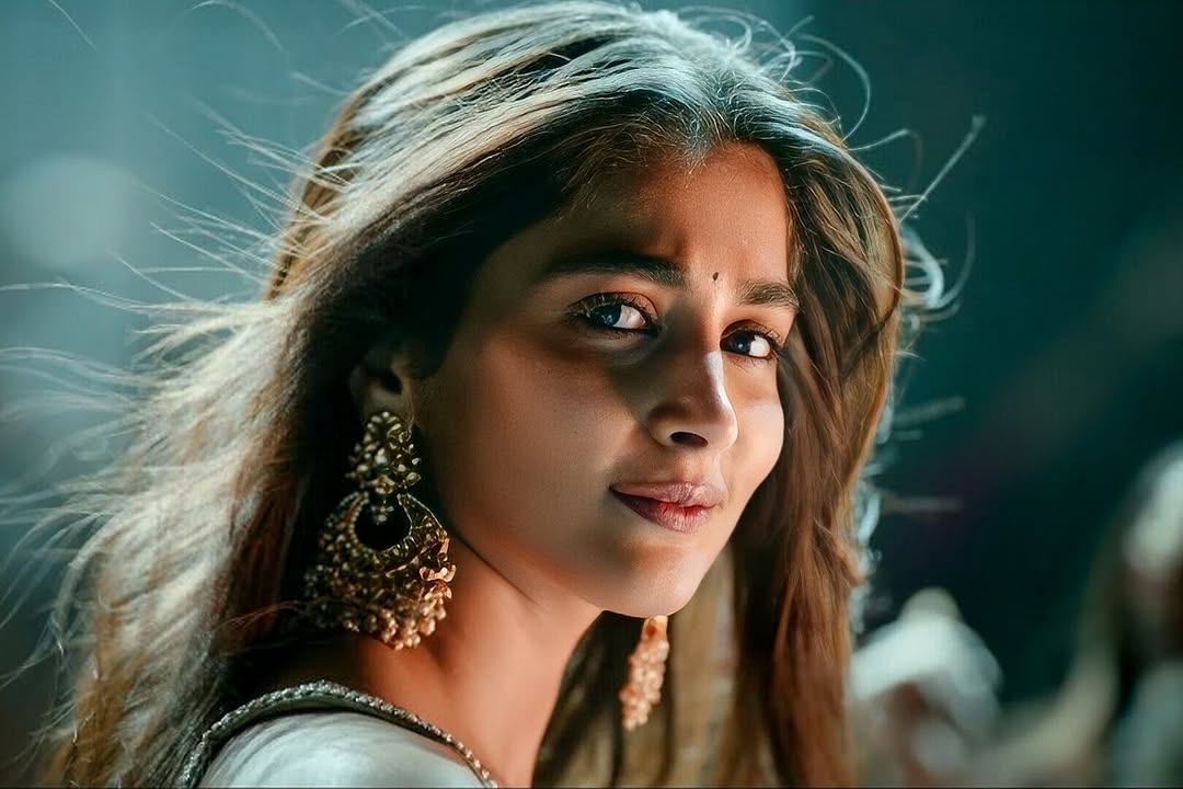 PoojaTrends's tweet photo. Pooja Hegde from #BhasadMacha song ❤️‍🔥

#PoojaHegde • @hegdepooja https://t.co/F0x1caWf5A