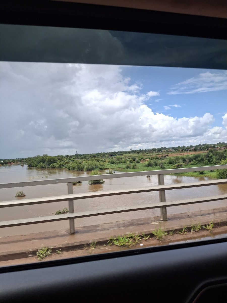 Tapala_TT's tweet photo. The #Bushveld called. Bumpy, rainy, enjoyable ๐.
@golimpopo #Shortleft @ms_tourist https://t.co/hpTaMlM4y2
