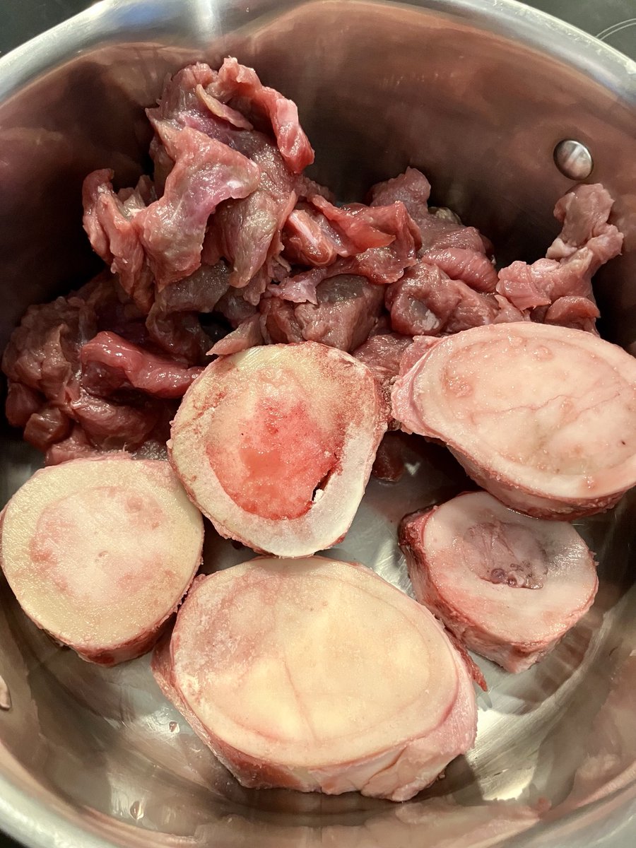 KrisBlackRose's tweet photo. Liquid gold ready! Homemade #beefmeat & #bonemarrow #broth getting portioned for the freezer, for the cold days next week. I eat all the meat falling apart and the marrows with salt and pepper…. https://t.co/fk0QAzJgMn