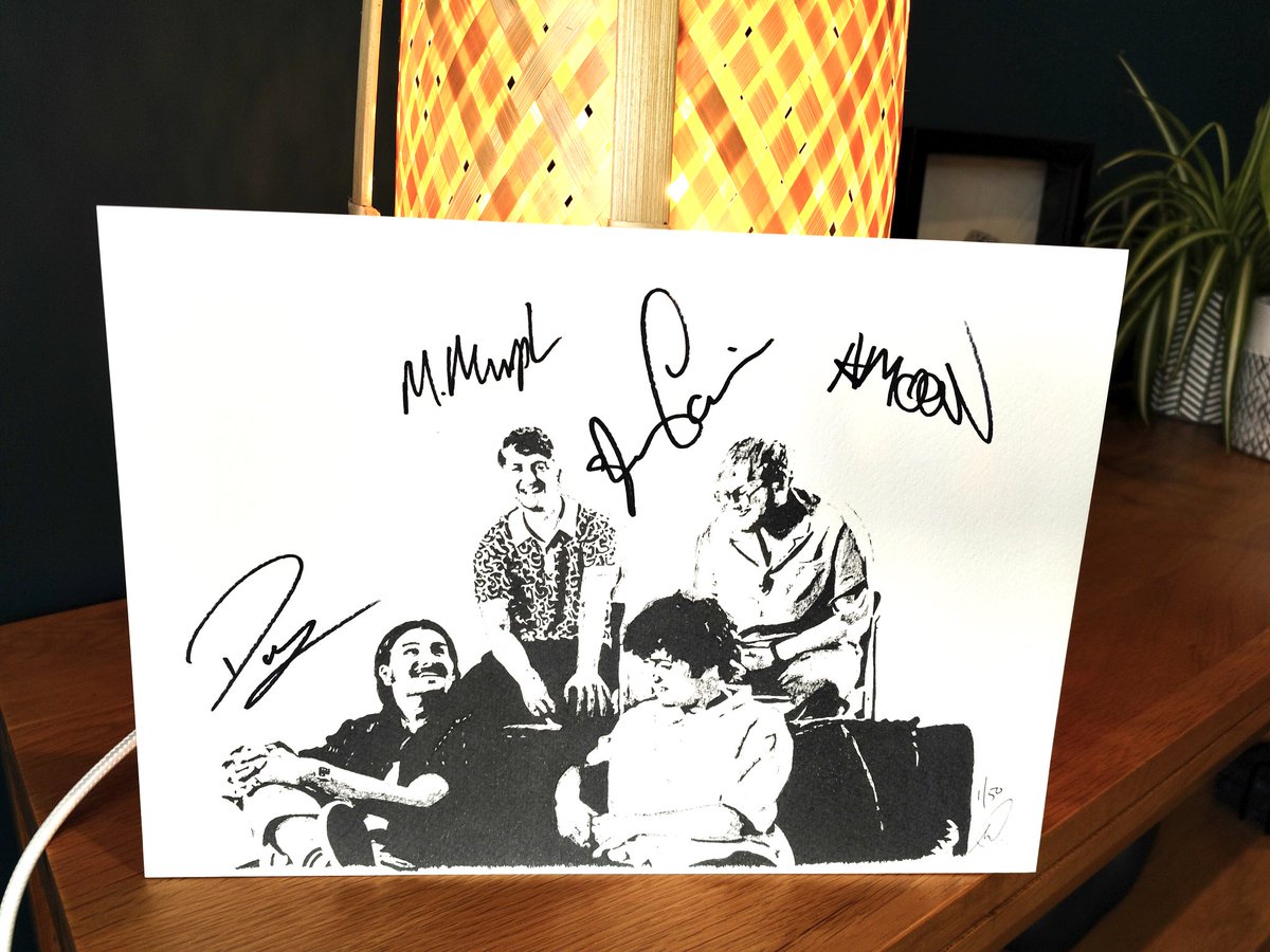 As promised,print 1/50 has been signed by the lads &amp; will be raffled off with ALL proceeds to <a href="/CR_UK/">Cancer Research UK</a>

 £2 a ticket or 3 for £5. Please DM me if you would like tickets. 

Proof of donation will be shared &amp; winner picked by video post.
Thanks always <a href="/TheLathums/">THE LATHUMS</a>
For the support 💙