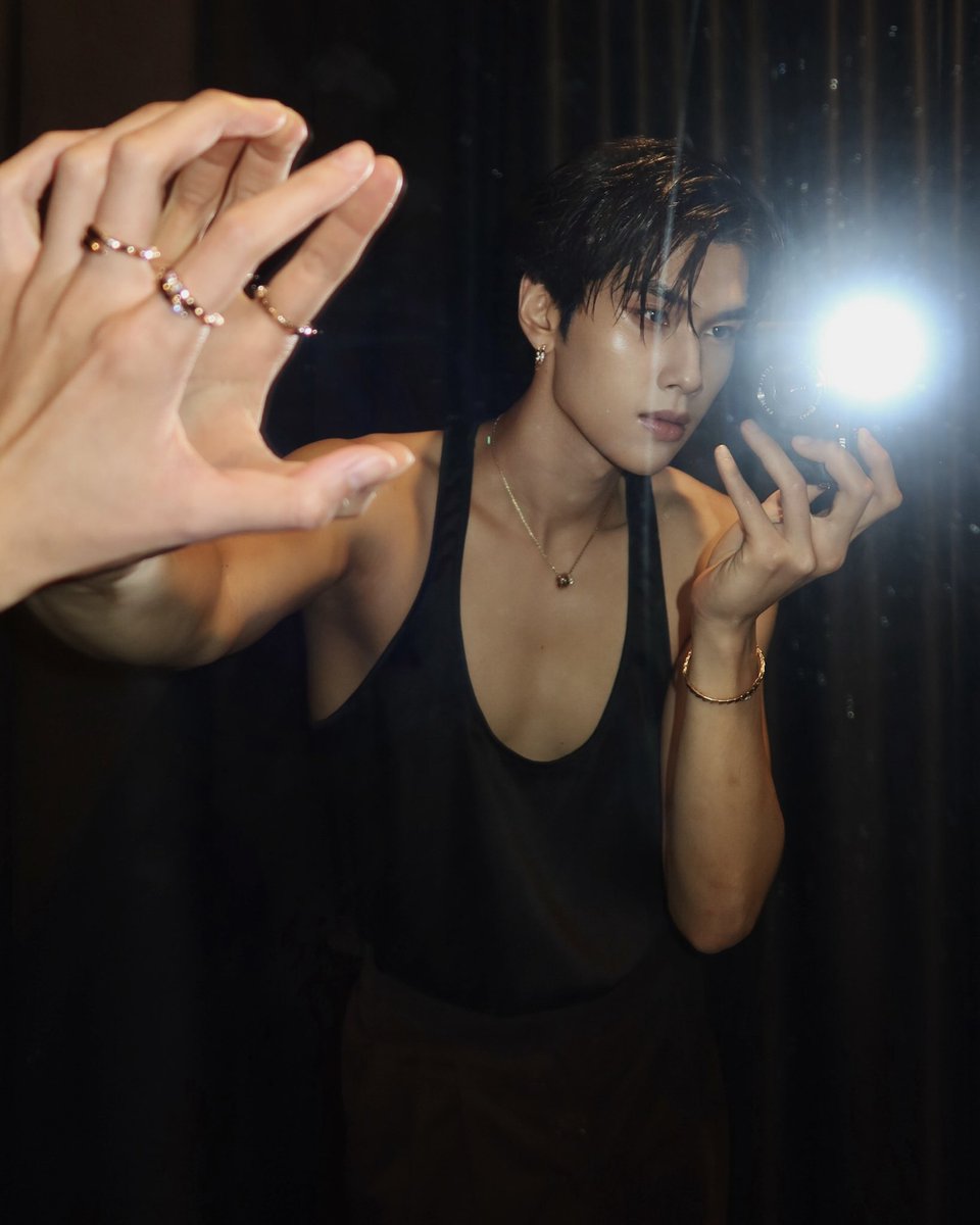 dunknatachai's tweet photo. วันเด็ก https://t.co/dbbc3LSaxg