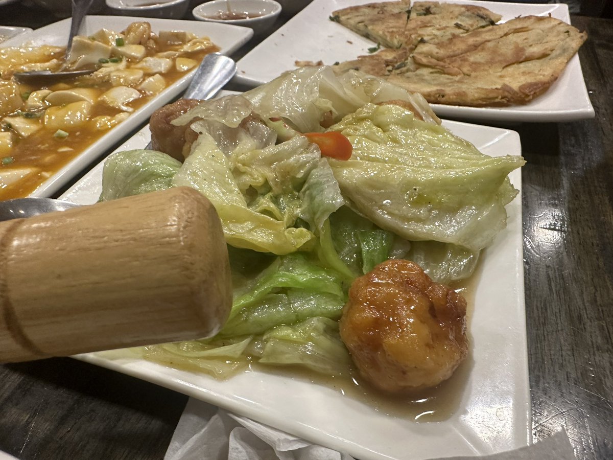 mellowoke's tweet photo. Foodge yum yum https://t.co/V3p9SiyMO9