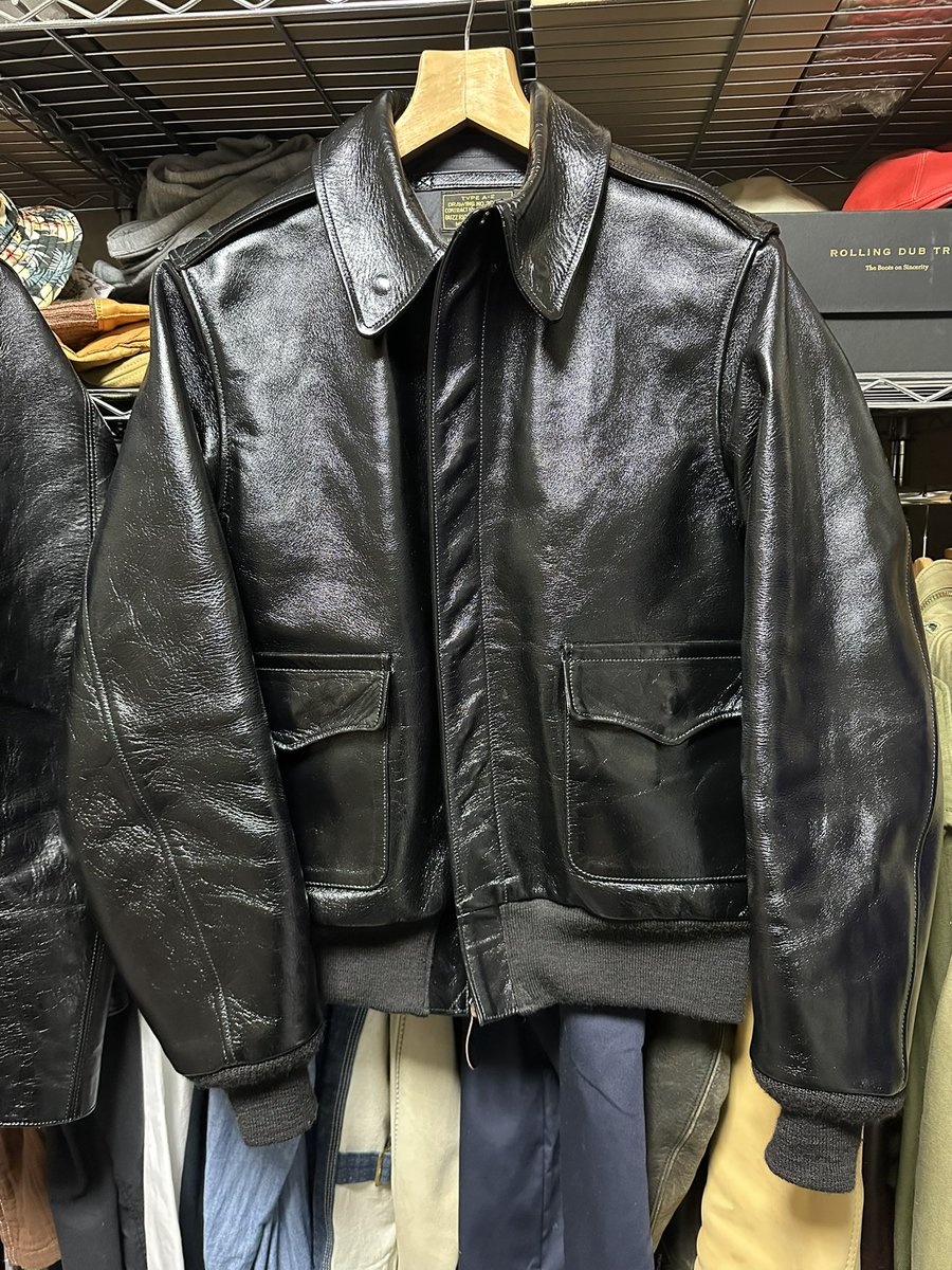 nobuwalkon's tweet image. #buzzricksons
#A2

特にする事も無いから寝る😪💤
明日はこれを羽織って出かけよかな？

おや〜😪💤