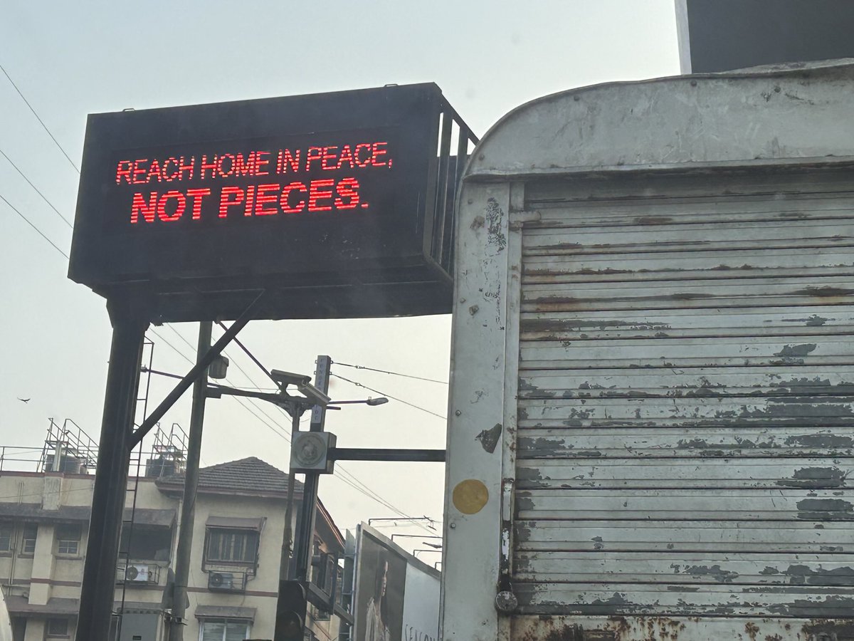 drnarcc's tweet image. Mumbai police got no chill 😶‍🌫️