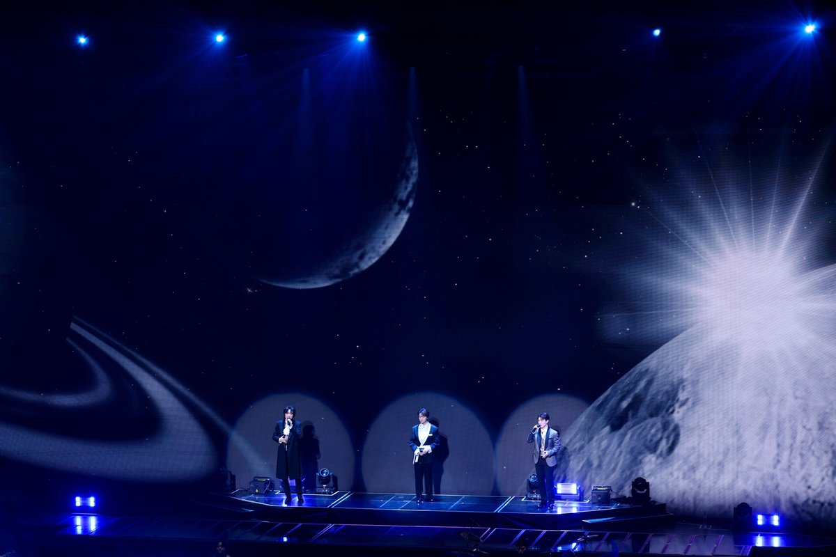 [📸]

포레스텔라 2024 앵콜 콘서트
✦THE ILLUSIONIST✦ 

It's nine o'clock on a Saturday
we're all in the mood for a melody

#포레스텔라 #Forestella 
#THE_ILLUSIONIST