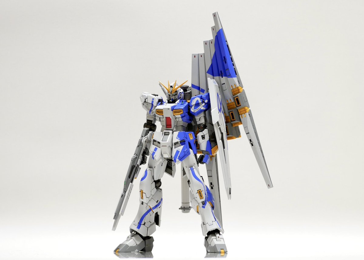RX-93 νガンダム 完成しました! RGνガンダムを九龍版カラーリスペクト RX-93 νガンダム 完成しました! RGνガンダムを九龍版カラーリスペクト