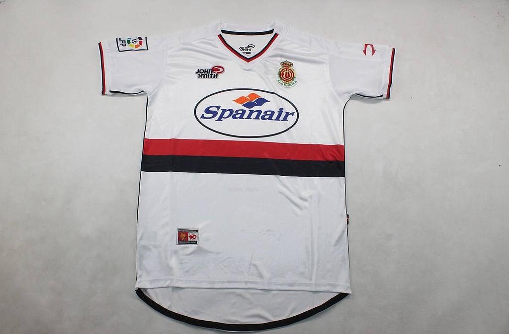 Llorinski 👹 (@llorinski) on Twitter photo ❤️🖤 SORTEAZO
Elige la camiseta retro del Mallorca que más te guste gracias a <a href="/Ctinfo_17/">Ctinfo_17</a>
Pasos a seguir:
1️⃣ Seguir a <a href="/Ctinfo_17/">Ctinfo_17</a> y <a href="/llorinski/">Llorinski 👹</a>
2️⃣ Dar RT al tweet
🎁 Ganador el 20 de enero
🍀 ¡Mucha suerte! ❤️🖤 SORTEAZO
Elige la camiseta retro del Mallorca que más te guste gracias a <a href="/Ctinfo_17/">Ctinfo_17</a>
Pasos a seguir:
1️⃣ Seguir a <a href="/Ctinfo_17/">Ctinfo_17</a> y <a href="/llorinski/">Llorinski 👹</a>
2️⃣ Dar RT al tweet
🎁 Ganador el 20 de enero
🍀 ¡Mucha suerte!