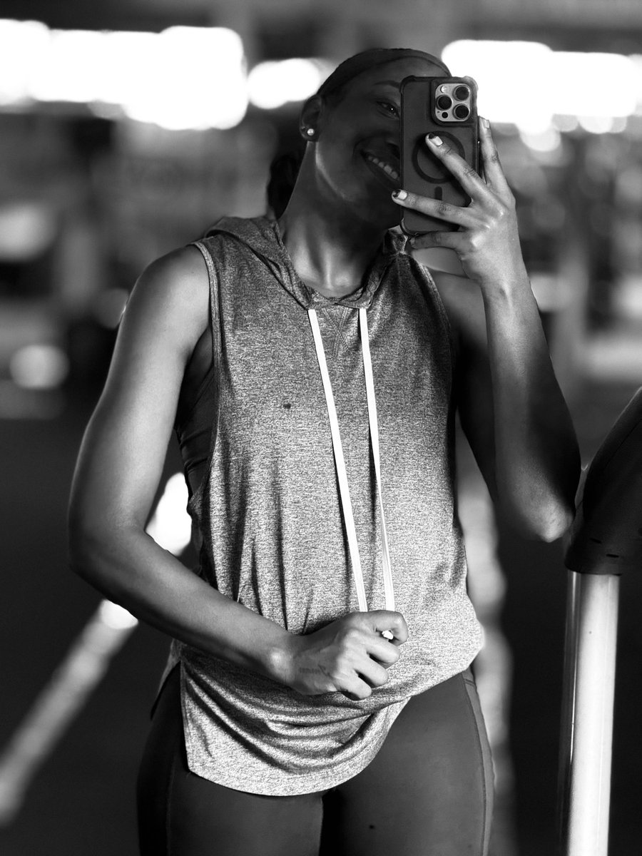 imaniritah's tweet image. Another year to ball n keep the chip🏀💅🏾📌……. 2025🥇😉🏋🏽♀️
@jkldolphins
@NblFuba