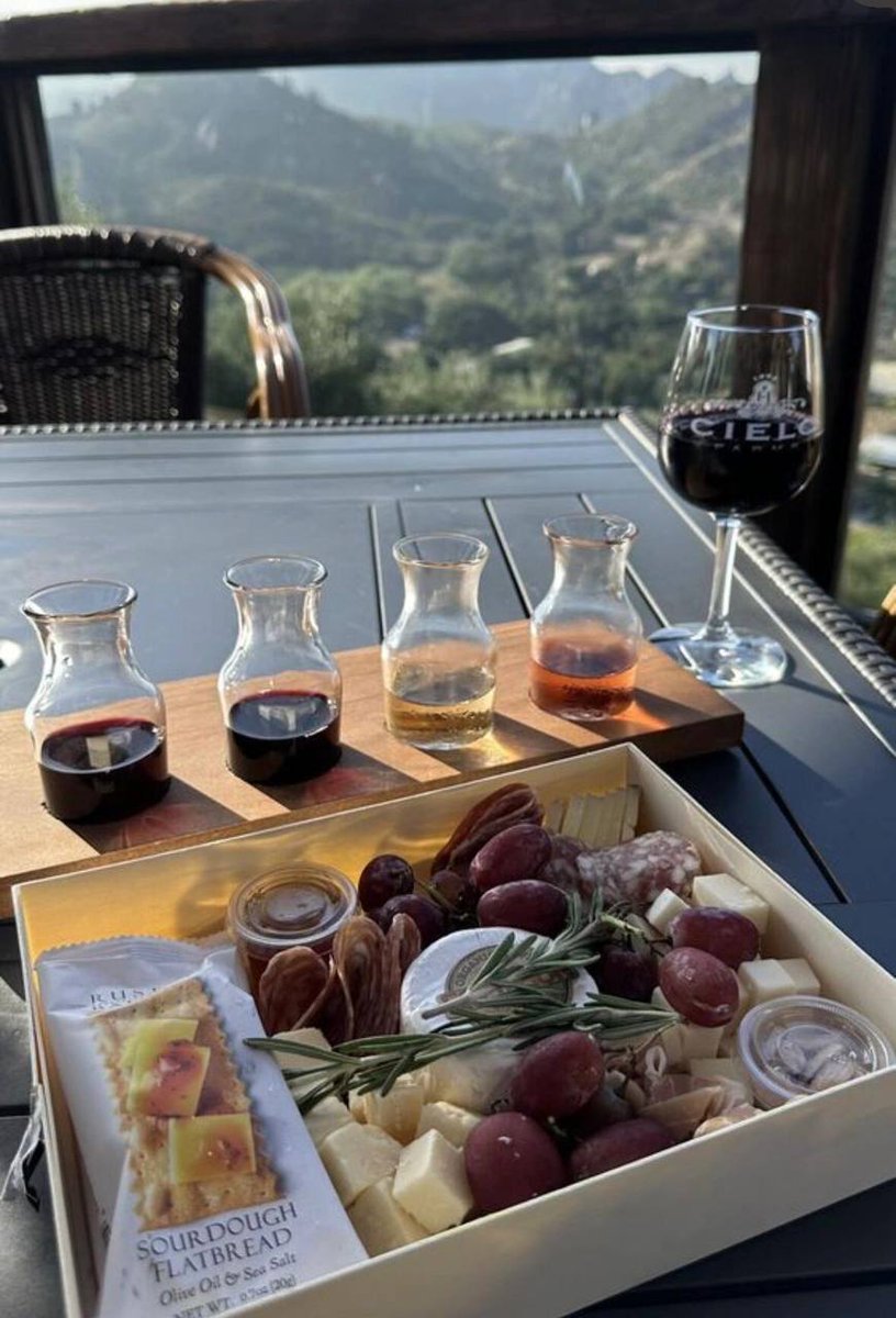 Froosiosur2Hwo's tweet image. Angry, angry, angry. I don’t know what I’m angry about.