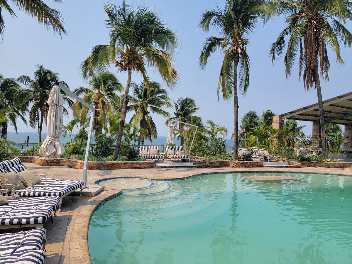 I'm dedicating one week of every month to promote Zambia 🇿🇲. 
Let's boost our Tourism!