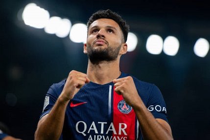 Manutd_addicts's tweet image. 🚨🚨🚨

Manchester United prefer PSG striker Gonçalo Ramos over teammate Randal Kolo Muani, believing Ramos is the more clinical finisher—key to solving their struggles in front of goal. #MUFC #GoncaloRamos #psg