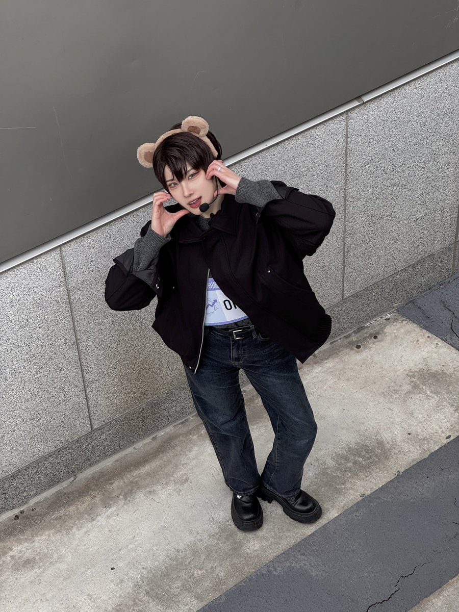 VR_22i's tweet photo. 🐻🐶 https://t.co/TLlysDOpzM