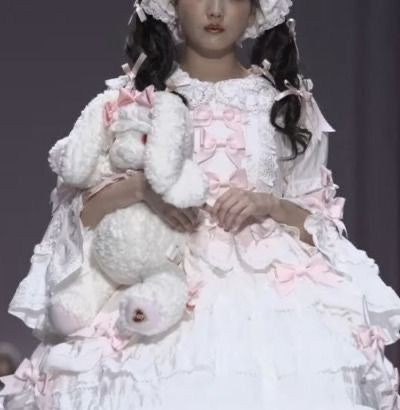 ⠀⠀⠀
⠀⠀⠀⠀⠀⠀⠀⠀ ⠀⣾⣿⣦⣀⣴⣿⣷
⠀⠀⠀⠀⠀⠀⠀⠀ ⠀⠛⣻⣿⠛⣿⣟⠛
⠀⠀⠀⠀⠀⠀⠀⠀ ⢠⣾⣿⡏ ⠀⢹⣿⣷⡄
⠀⠀⠀⠀⠀⠀⠀⠀ ⠀⠀⡟ ⠀⠀⠀⢻⡀

⠀⠀⠀