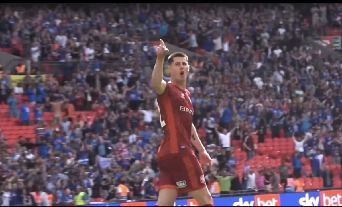 lewisrids3's tweet image. A shining light under Pressley, a Beech Boy, a defender turned midfielder turned centre forward, a grafter, a battering ram, a wind-up merchant, a hat-trick hero, a Wembley winner.

All the best Big Bad Jon Mellish, a tremendous servant to our club and a good laugh too. #cufc