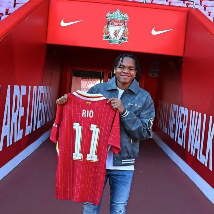 FabrizioRomano's tweet photo. 🔴⭐️ Rio Ngumoha becomes the youngest starter ever for Liverpool as he’s in the XI today in FA Cup.

16 year old talent joined Liverpool from Chelsea Academy in the summer.

Arne Slot: “It's special! Everytime Rio trains with us, he's not afraid to do what he's good at” 👀✨ https://t.co/MQyDBE23dG