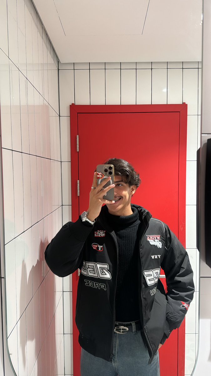 وش احلى شي علي الثوب او البدله 😅