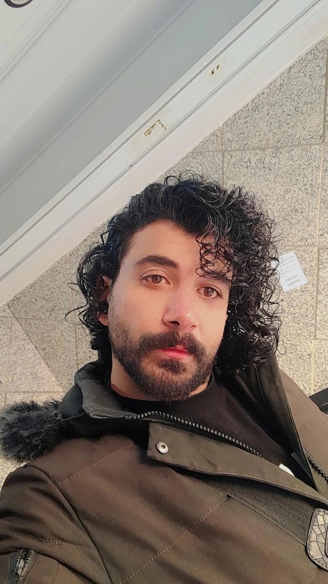 من موهام که بلند شده تازه فهمیدم فِرِ
کوتاه بود فقط یه موج ریزی داشت