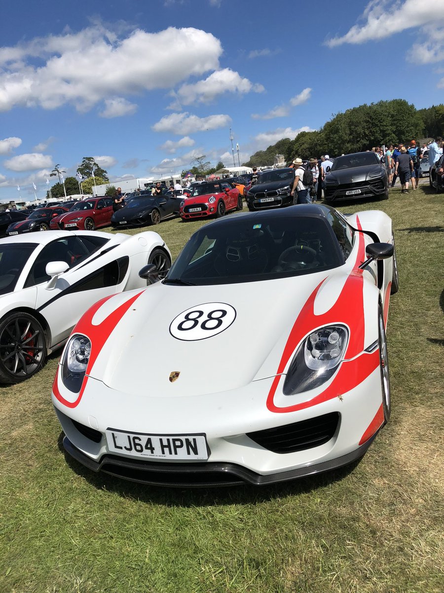 Exotics_Master's tweet photo. Porsche 918 Spyder

#Exotics_Master https://t.co/V0oMXFaiL0