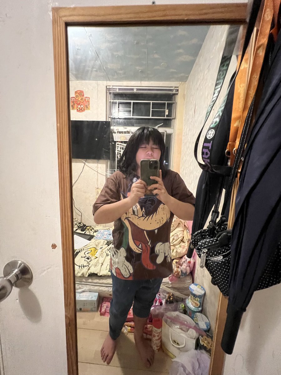 emi_hoi's tweet photo. I loves to wears Disney’s Big Bad Wolf tshirt from TDR official series to Disneyland https://t.co/lxuMdBKCtw