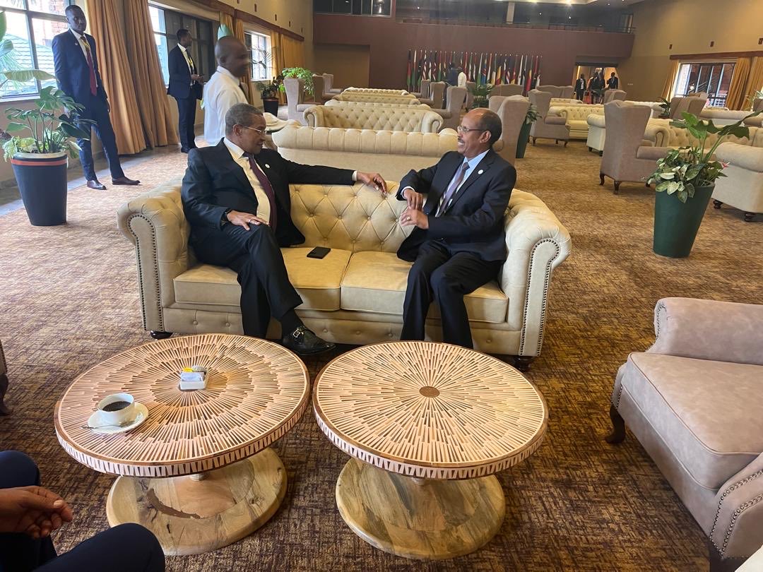 My campaign for the chairperson of the commission is on the right track : we will keep on engaging African leaders , ministers and opinion leaders .