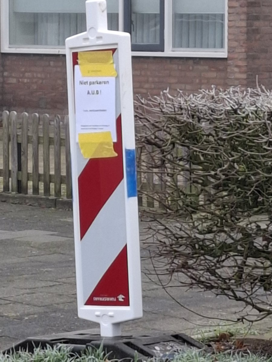 duveltje's tweet photo. Terwijl @shertogenbosch één tegeltje voldoende vind. 
1 simpel verkeersbord teveel moeite vind?
Ivm toegang+bereikbaarheid veiligheidsdiensten 
Worden juist garagehouders en bewoners #Gestelsebuurt WEL creatief 
Word voor herinrichting wijk het ergste gevreest ivm parkeren https://t.co/EH7pSpwIfg