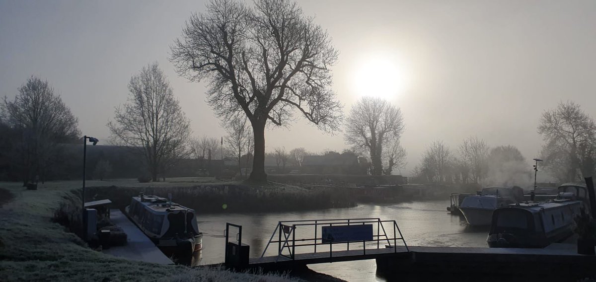 Crick Wharf Marina tweet media