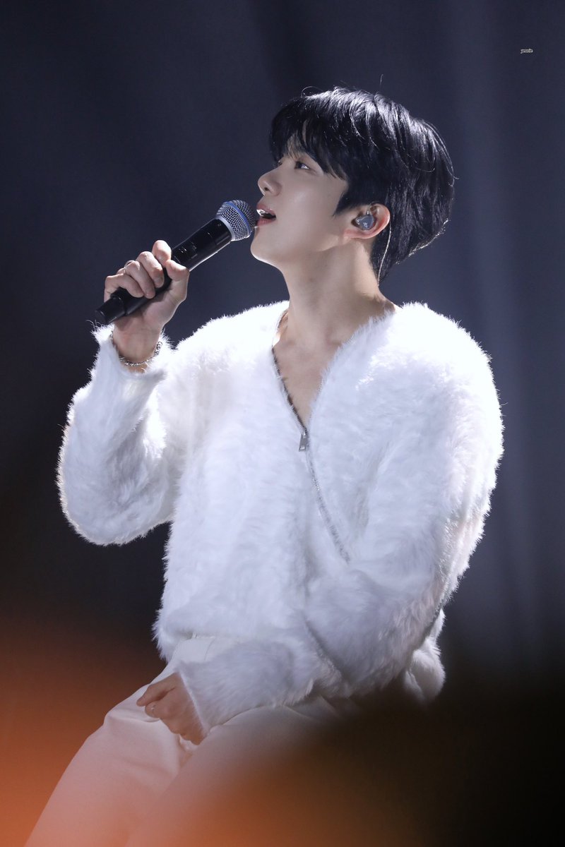 yeonie530_baby's tweet photo. 240111 ENCORE CONCERT [Farewell, Earth] IN SEOUL Day1

#BANG_JUNG_YOO_MOON
#유영재 @BAP_Youngjae 
#Farewell_Earth #Concert https://t.co/qy4rM3y81u