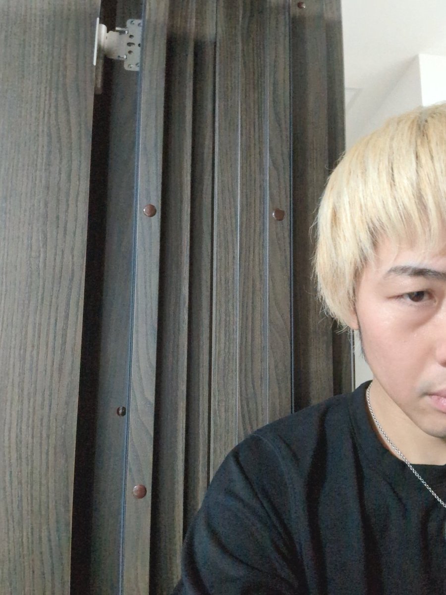 防音室の二重扉😆
この中に酸素カプセルを買えば究極の睡眠が手に入るぞ⭐️