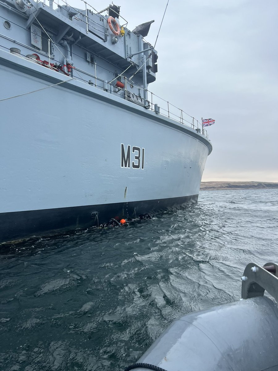 HMS Cattistock tweet media