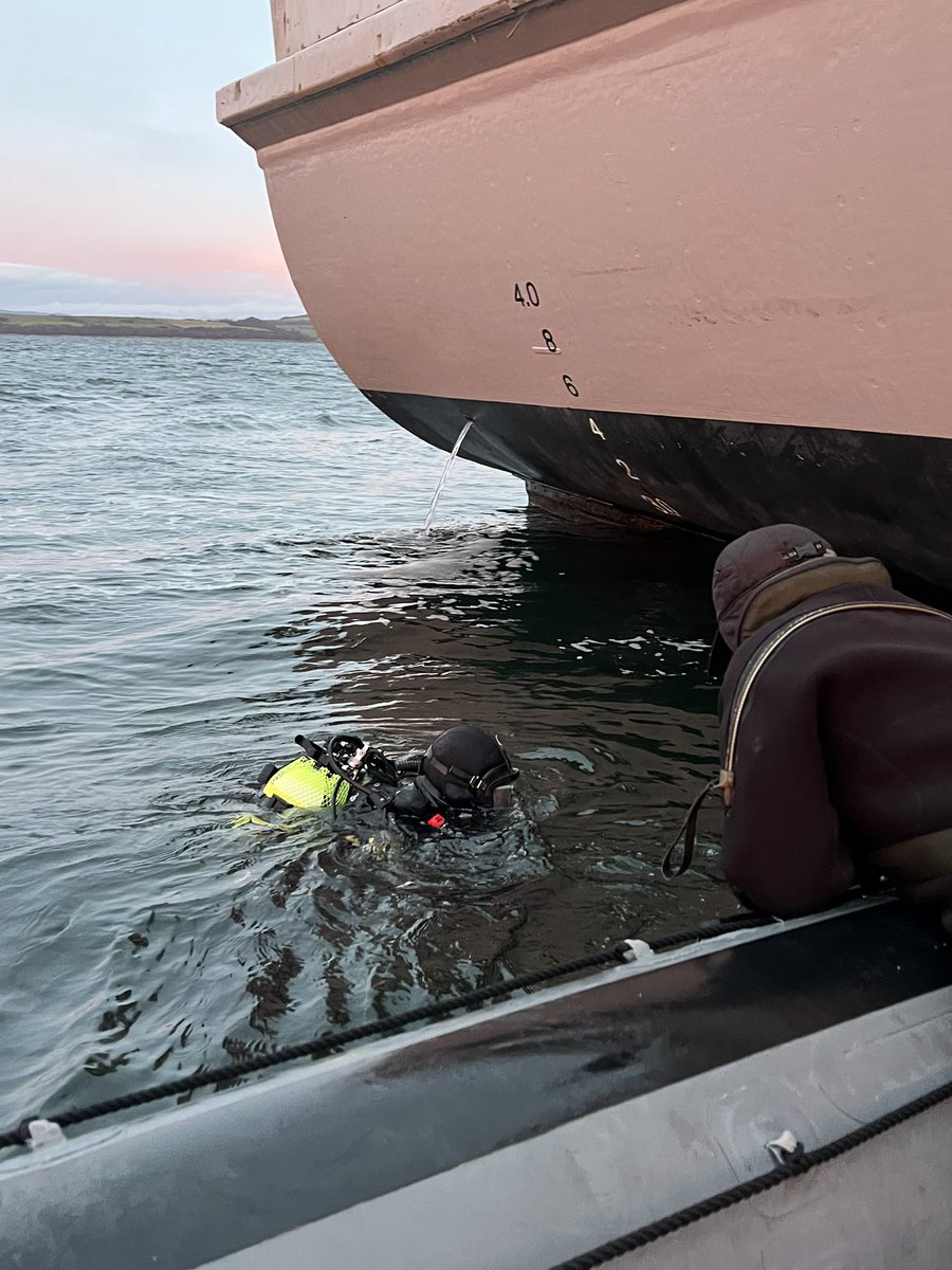 HMS Cattistock tweet media