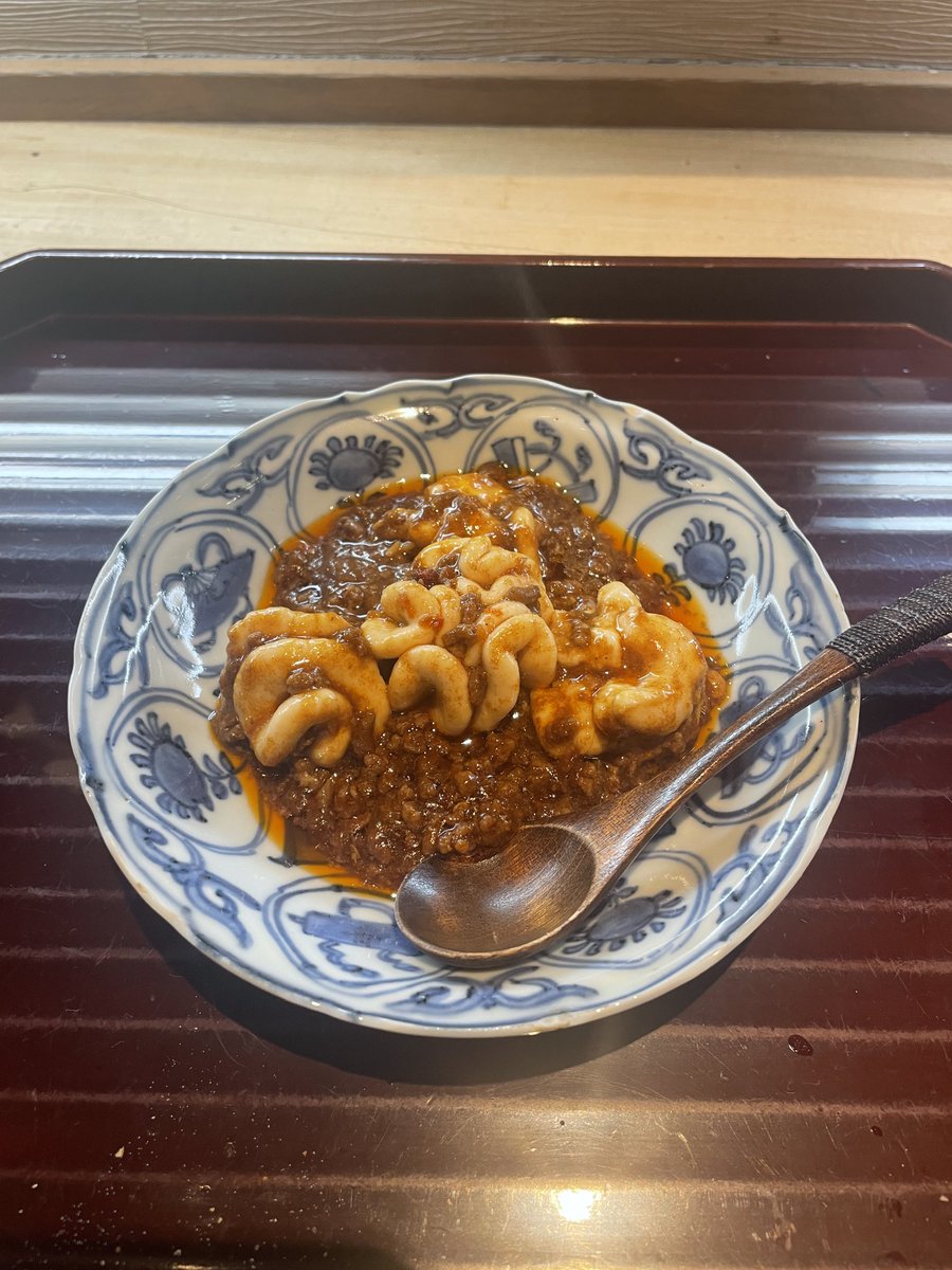 岡山市北区【味創房 麦】和洋中の創作料理を提供してくれるお店❤️丁寧に引かれた出汁をベースに一品一品が面白い😊赤貝とこのわた＆とろろソース、焼き鰤の白味噌お雑煮餡、春菊&amp;牡蠣ペーストのパスタ、四川風麻婆白子にワインと日本酒たち👍素敵ですよ😀