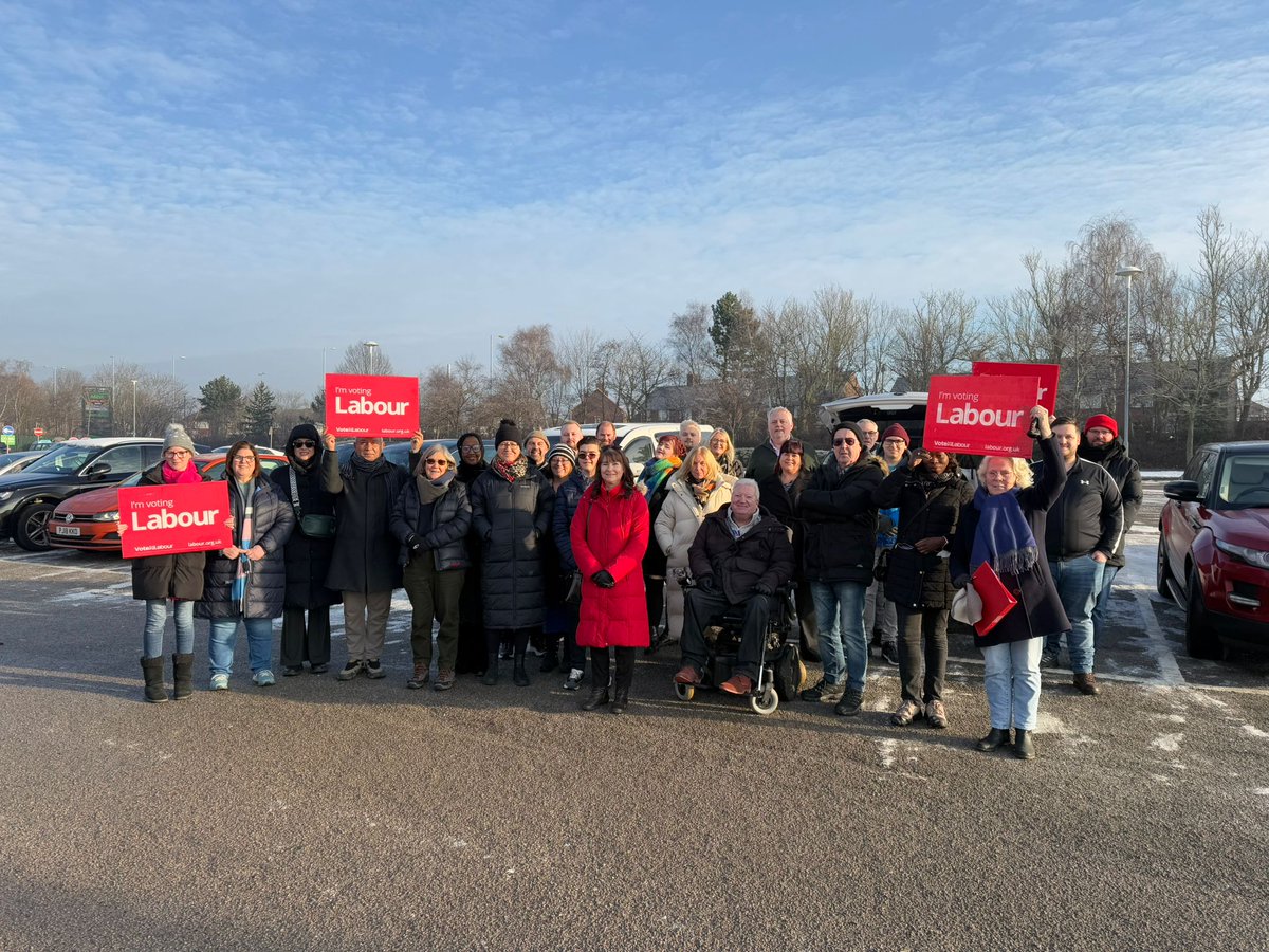 _RuthieB_'s tweet photo. ❄️ Despite the snow and ice @LiverpoolLabour campaigning for Tanya Blake in the Much #Woolton and Hunts Cross by election

🌹Great turnout as always from Councillors and members https://t.co/85nUAmiiqk