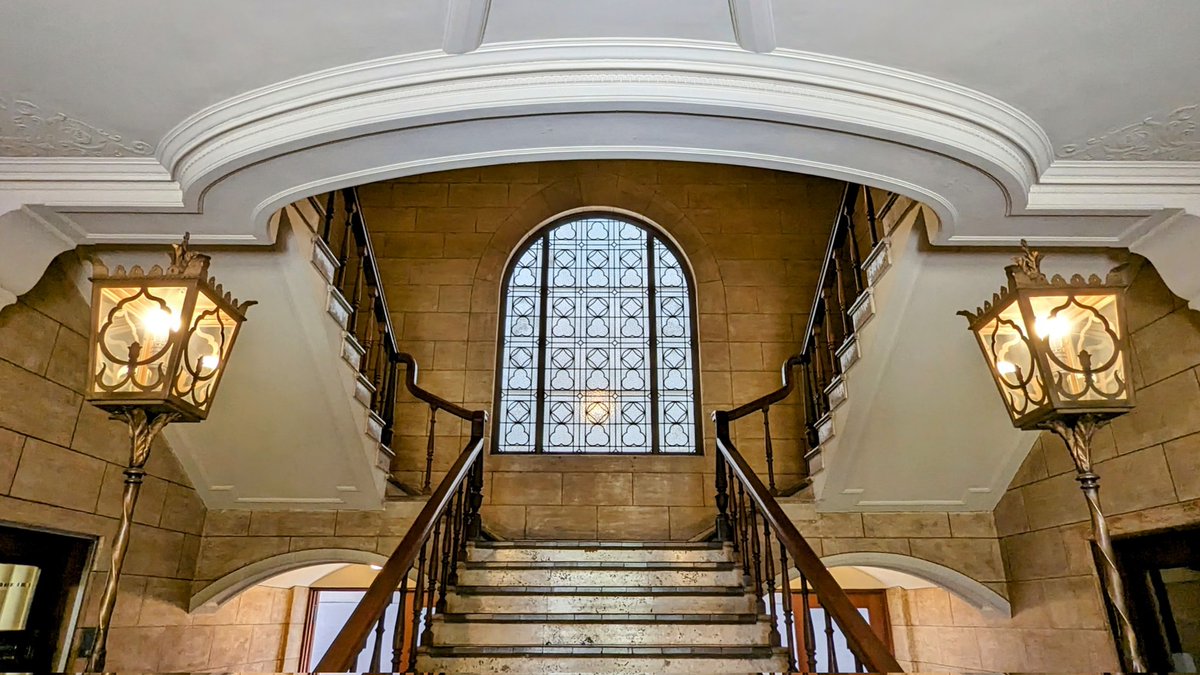 askaterrace's tweet image. 本当に美しい近代建築の階段
Final

#神戸女学院　#中之島図書館
#大阪府庁舎　#京セラ美術館